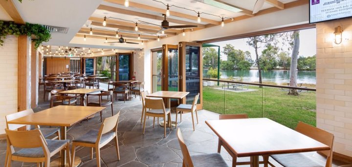 Alleys Restaurant at Currumbin RSL